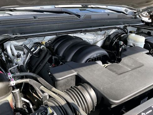 Used 2016 Chevrolet Suburban LS RWD image 32