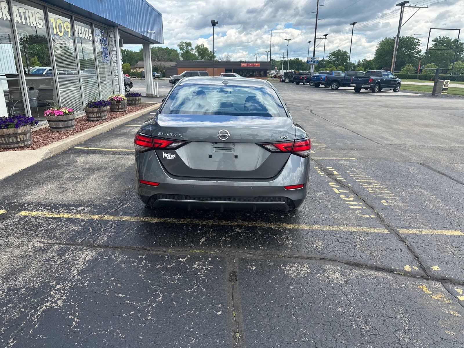Used 2020 Nissan Sentra SV w/ Trunk Package FWD image 4