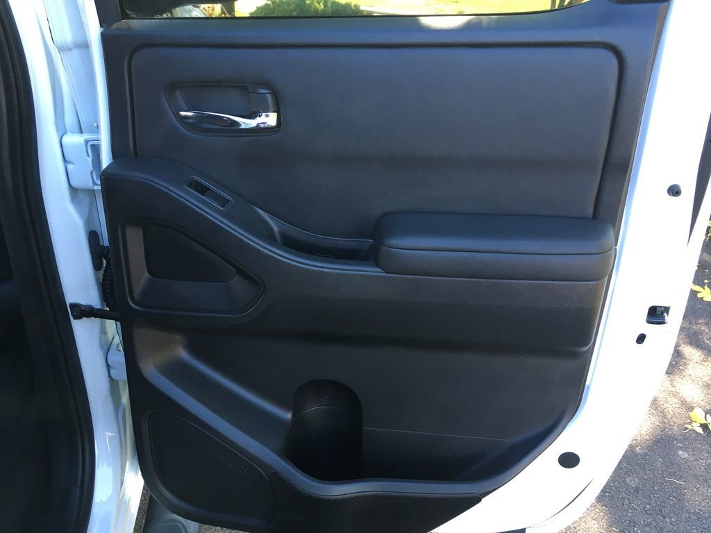 Used 2023 Nissan Frontier SV w/ Midnight Edition Package AWD/4WD image 31