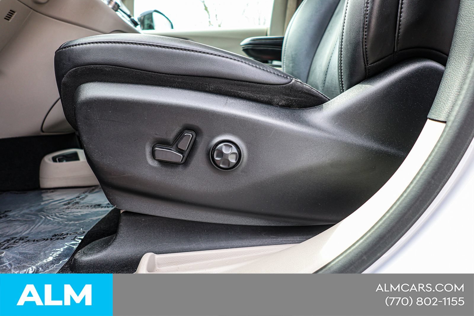 Used 2024 Chrysler Pacifica Touring-L FWD image 20