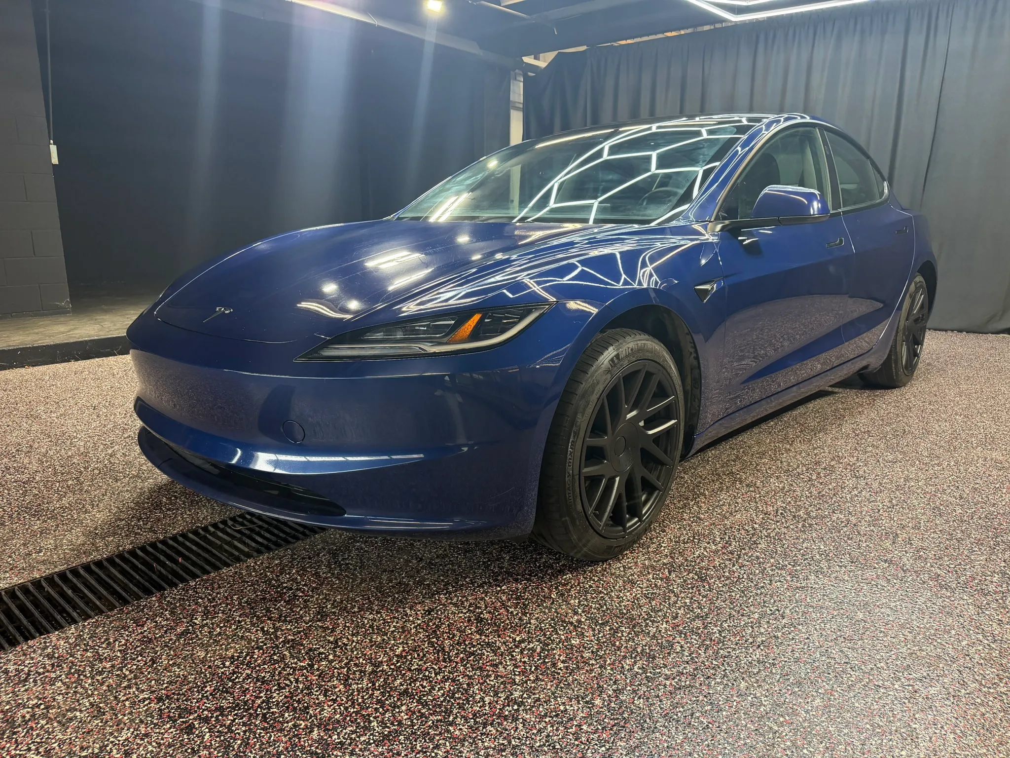 Used 2025 Tesla Model 3 Long Range RWD image 3