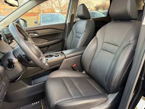 Used 2023 Nissan Rogue SL w/ SL Premium Package image 26