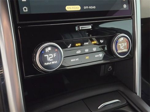 Used 2021 Land Rover Discovery S R-Dynamic image 37