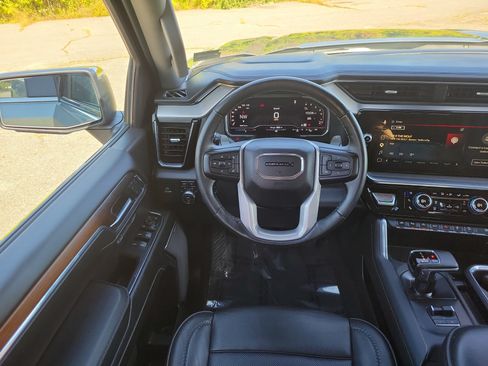 Used 2024 GMC Sierra 1500 Denali AWD/4WD image 19