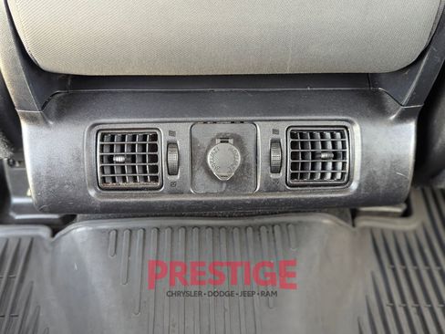 Used 2018 Toyota Tundra SR5 AWD/4WD image 28