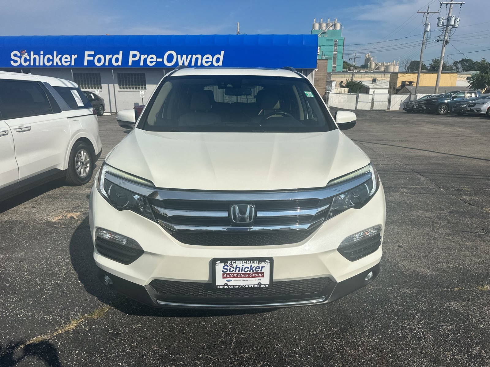 Used 2017 Honda Pilot Elite image 4