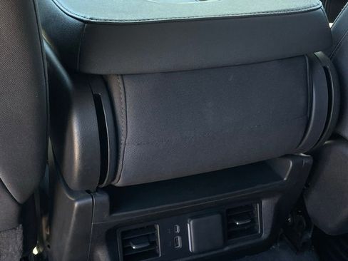 Used 2025 Chevrolet Silverado 1500 LT image 24