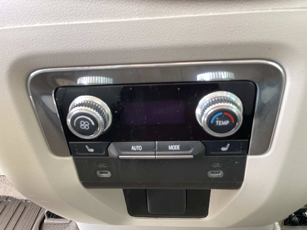 Used 2022 GMC Yukon Denali AWD/4WD image 15