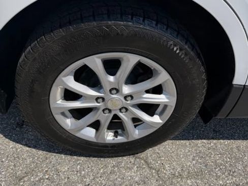 Used 2018 Chevrolet Equinox LT w/ Sun & Infotainment Package AWD/4WD image 8