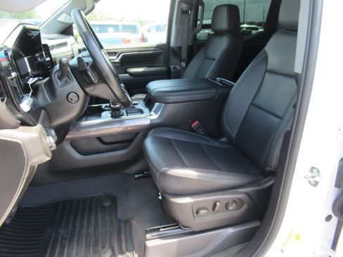 Used 2023 Chevrolet Silverado 1500 LTZ w/ Z71 Off-Road Package AWD/4WD image 18