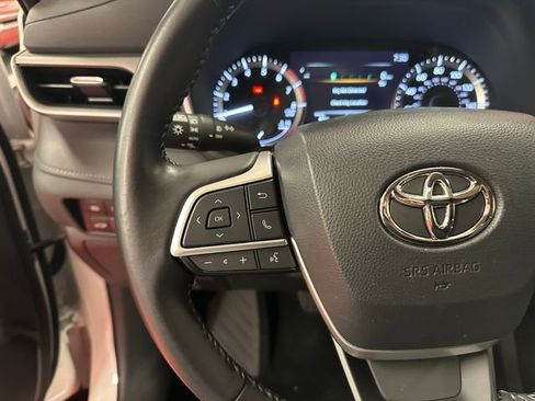 Used 2023 Toyota Highlander XLE image 20
