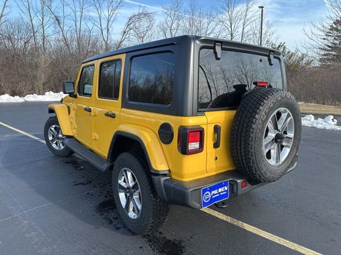 Used 2018 Jeep Wrangler Unlimited Sahara image 5