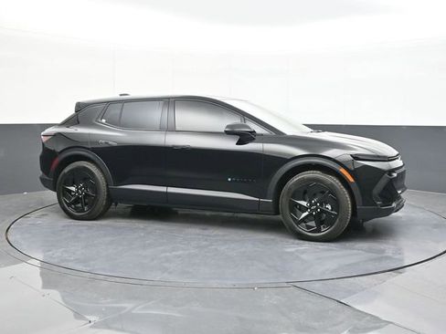 New 2026 Chevrolet Equinox EV LT w/ Midnight Package FWD image 18
