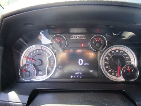 Used 2017 RAM 1500 Laramie AWD/4WD image 11
