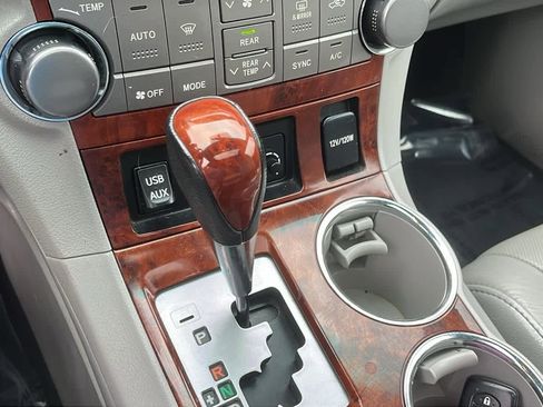 Used 2012 Toyota Highlander Limited image 17