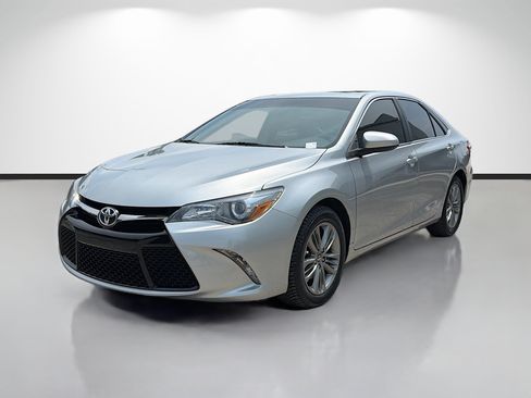 Used 2017 Toyota Camry SE FWD image 7