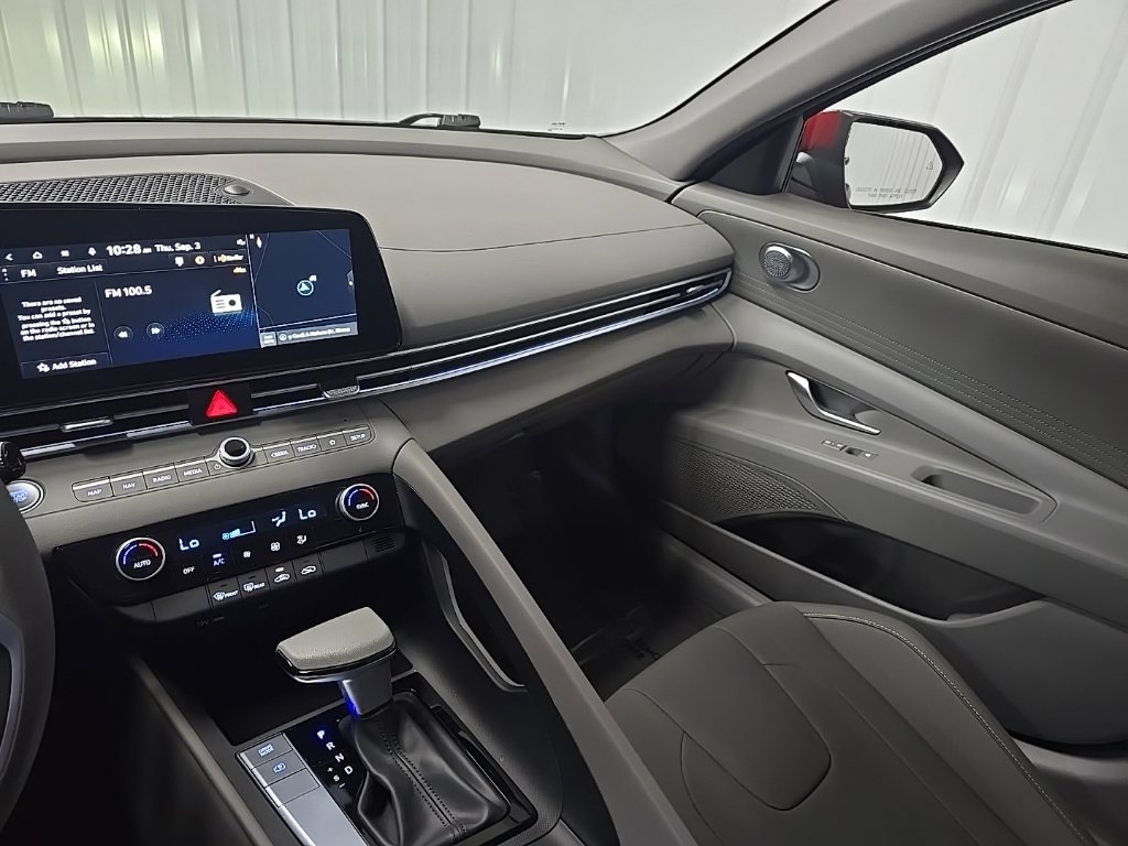 Used 2024 Hyundai Elantra SEL FWD image 29