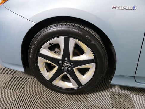 Used 2016 Toyota Prius Three Touring FWD image 9