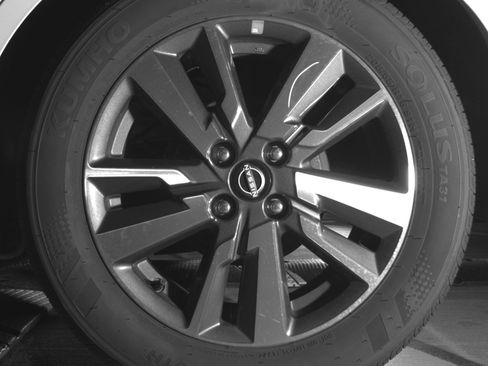 Used 2025 Nissan Versa SV image 14