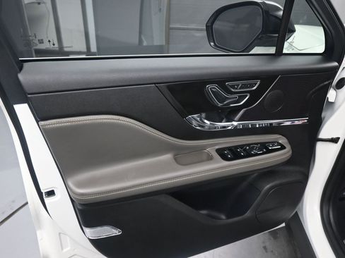 Used 2024 Lincoln Corsair Premiere w/ Equipment Group 101A image 2