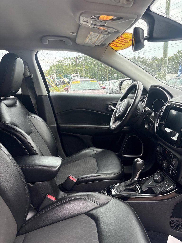 Used 2019 Jeep Compass Latitude AWD/4WD image 12