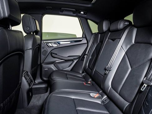 New 2026 Porsche Macan Turbo image 17