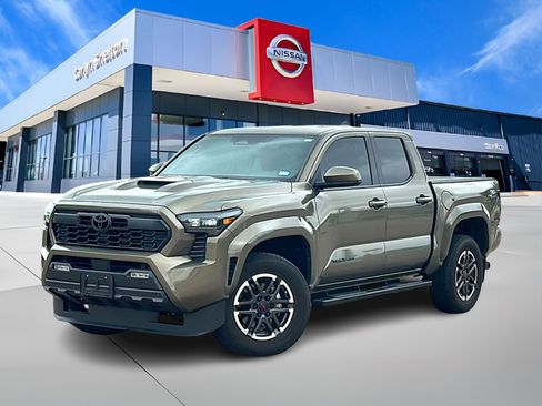 Used 2024 Toyota Tacoma TRD Sport image 1