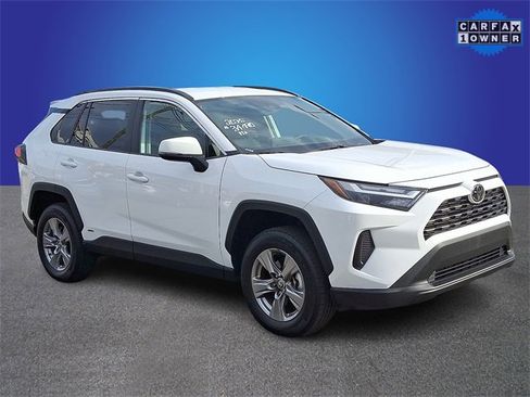 Used 2025 Toyota RAV4 XLE image 3
