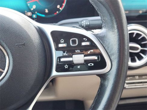 Used 2021 Mercedes-Benz GLB 250 image 30