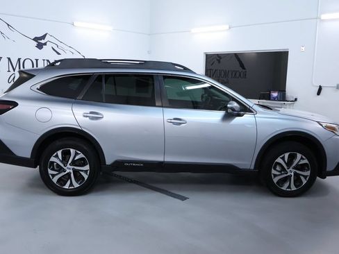 Used 2020 Subaru Outback Limited AWD/4WD image 8