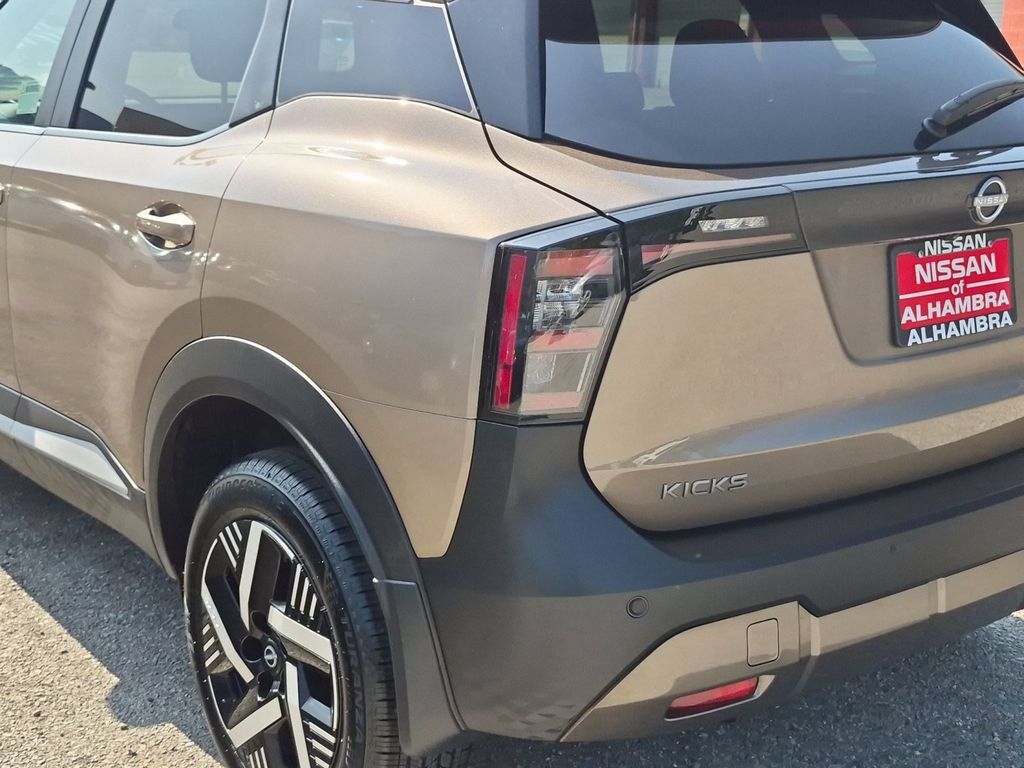 Certified 2026 Nissan Kicks SV FWD image 10
