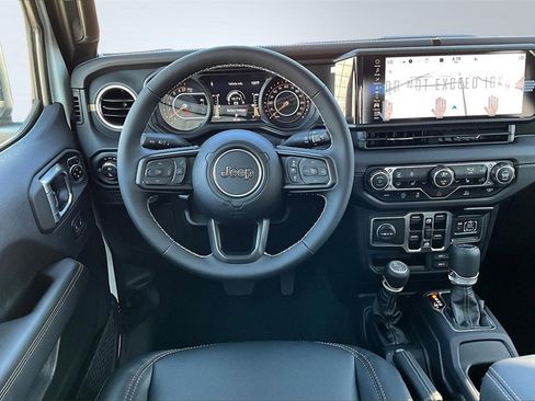 New 2025 Jeep Gladiator Sport w/ Premium Package image 21