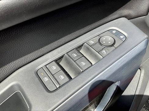 Used 2025 Nissan Pathfinder Rock Creek AWD/4WD image 35