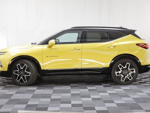 Certified 2024 Chevrolet Blazer RS w/ Driver Confidence II Package image 4