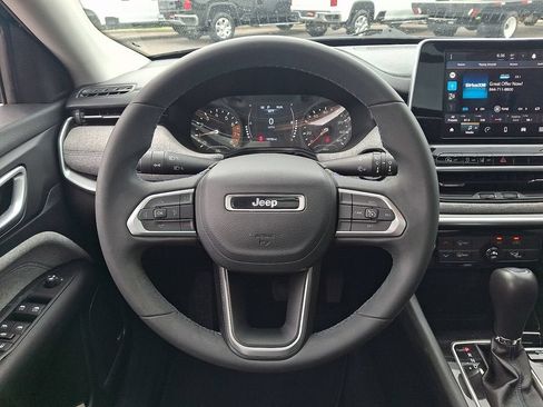 Used 2022 Jeep Compass Latitude w/ Sun and Sound Group AWD/4WD image 20