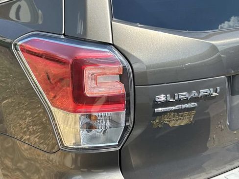 Used 2018 Subaru Forester 2.5i Touring AWD/4WD image 7