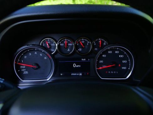 Used 2019 Chevrolet Silverado 1500 LT Trail Boss AWD/4WD image 10