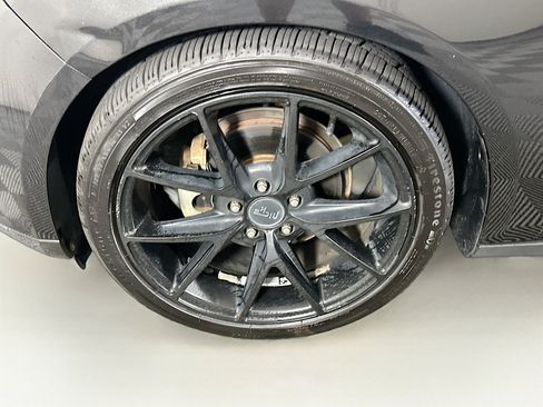Used 2015 Ford Focus Titanium FWD image 11