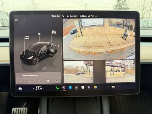 Used 2022 Tesla Model Y Performance image 20