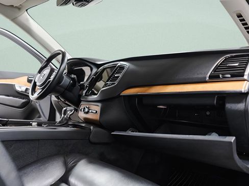 Used 2022 Volvo XC90 T6 Momentum w/ Advanced Package image 42