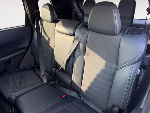 Used 2024 Mitsubishi Outlander SE image 24