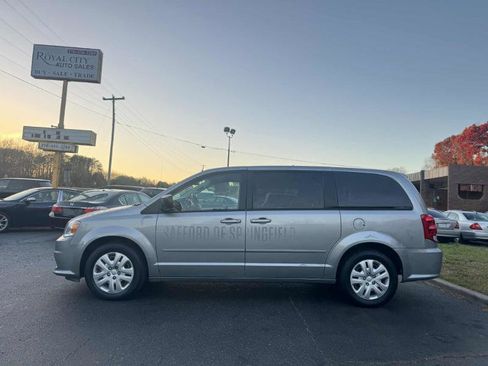 Used 2016 Dodge Grand Caravan SE w/ Quick Order Package 29E SE image 8