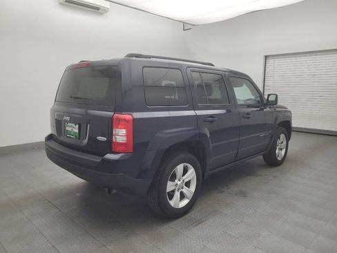 Used 2017 Jeep Patriot Latitude AWD/4WD image 9