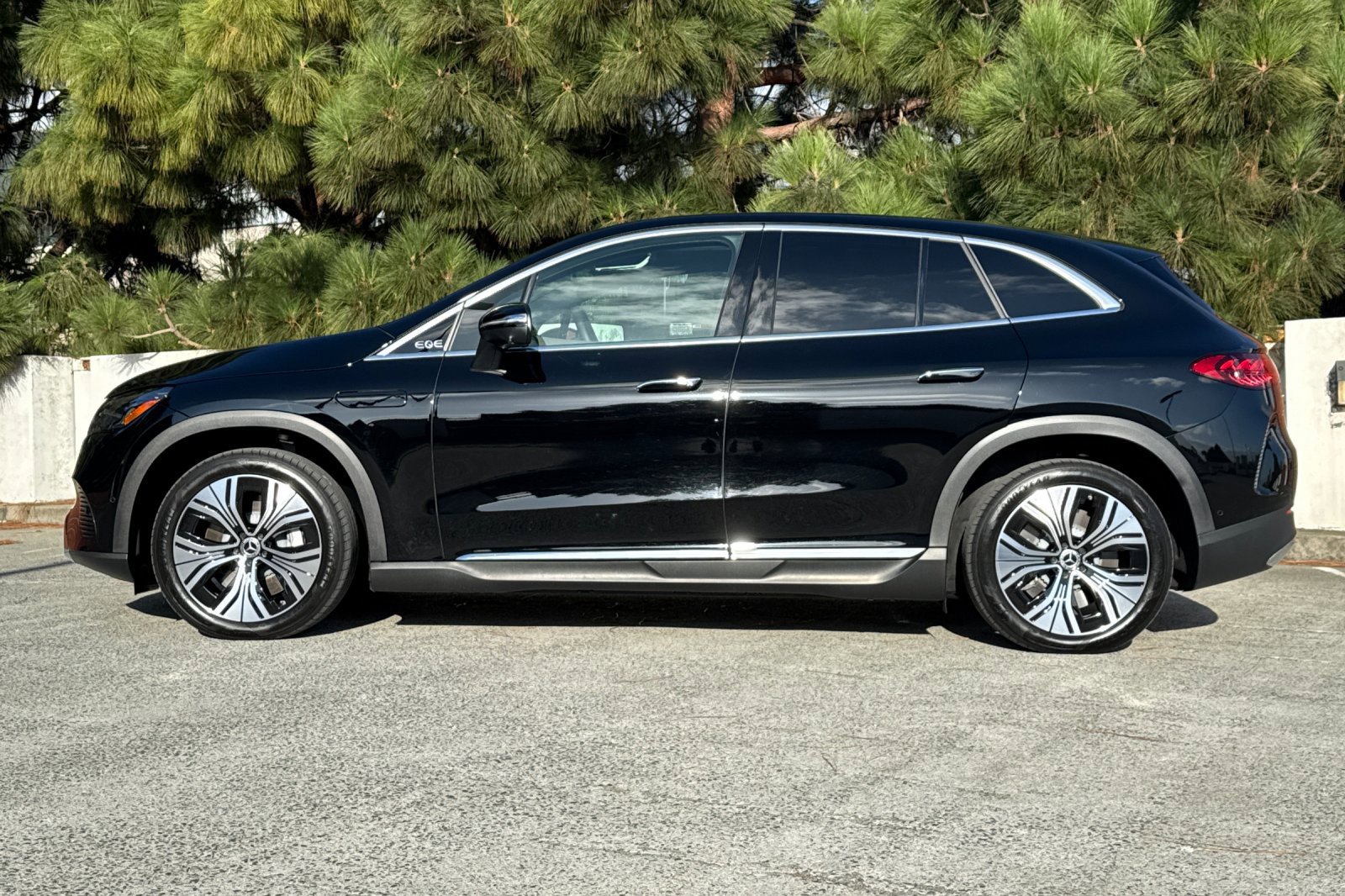 Certified 2026 Mercedes-Benz EQE 320+ SUV image 8