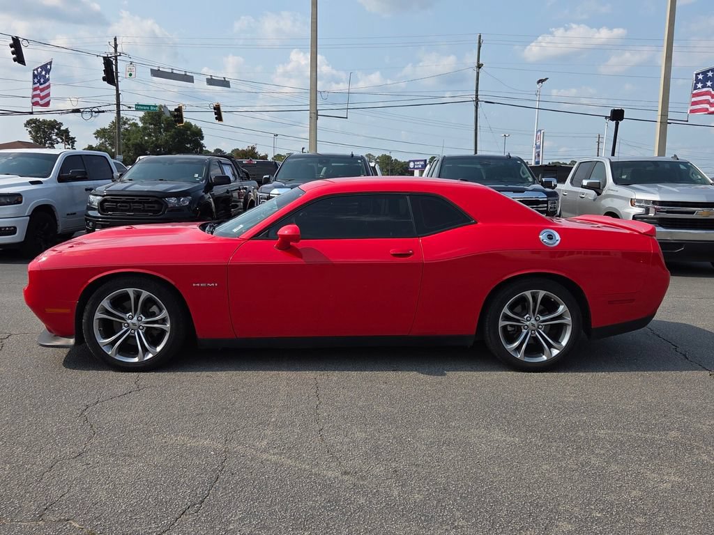Used 2022 Dodge Challenger R/T RWD image 4