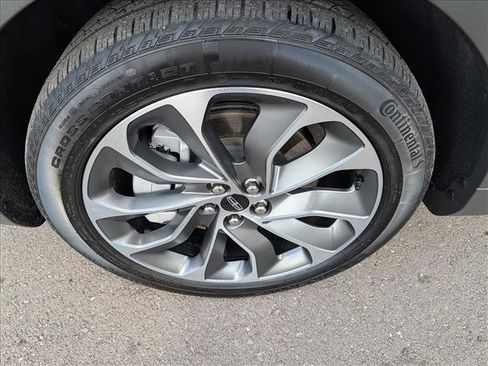 Certified 2022 Lincoln Nautilus Reserve image 9