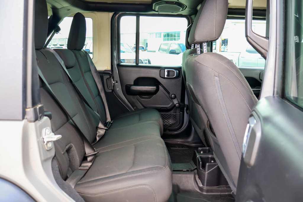 Used 2018 Jeep Wrangler Unlimited Sport AWD/4WD image 12