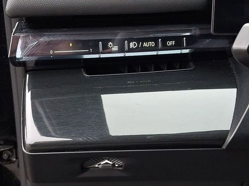 Used 2025 BMW i5 eDrive40i image 30