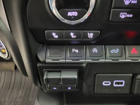 Certified 2021 GMC Sierra 1500 SLT image 9