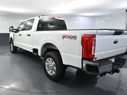 Used 2023 Ford F250 XLT w/ FX4 Off-Road Package AWD/4WD image 9